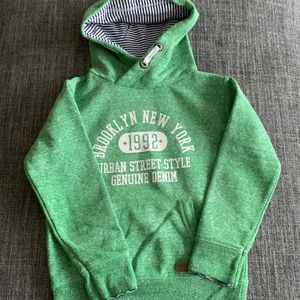 boys hoodie size 6-7
